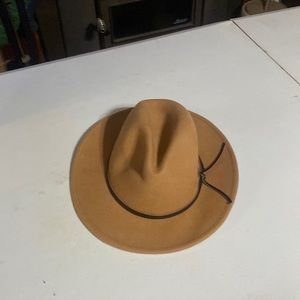 Bruno Capelo dress hat